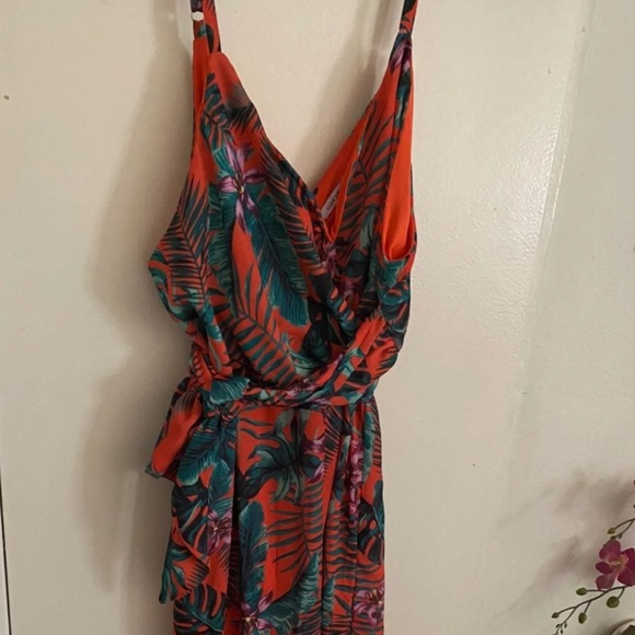 Fashion Nova Pants - Tropical 🏝️ Beautiful Jumpsuit